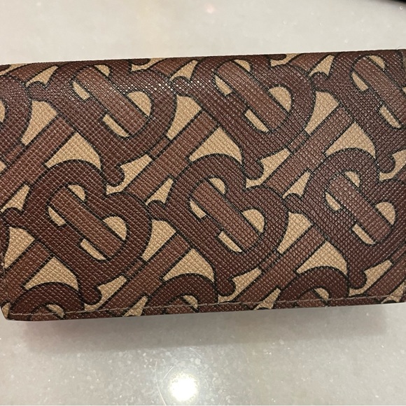 AUTHENTIC BURBERRY WALLET - Picture 3 of 9